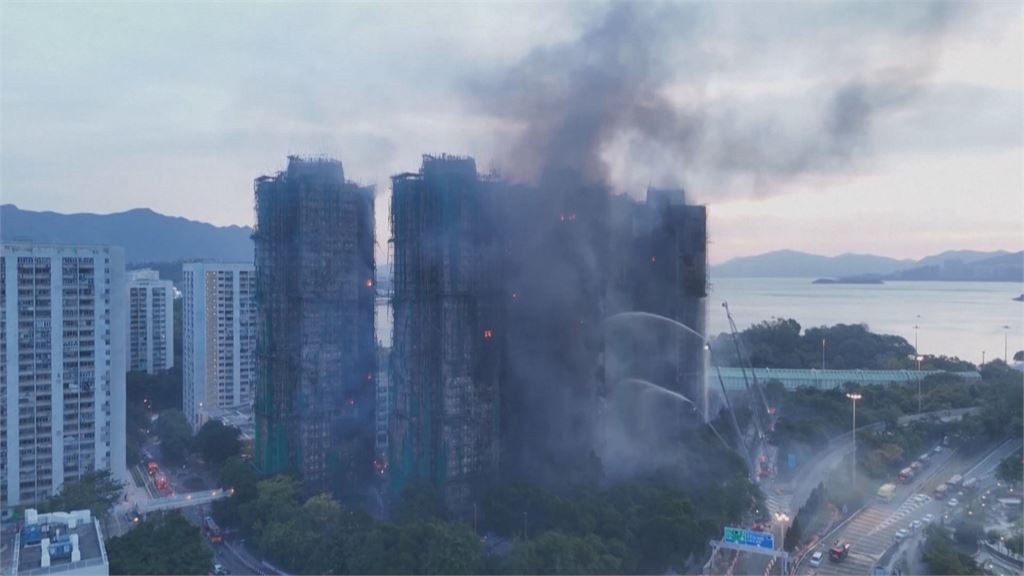 香港宏福苑大火168死 李家超隔11個月首度鞠躬致歉