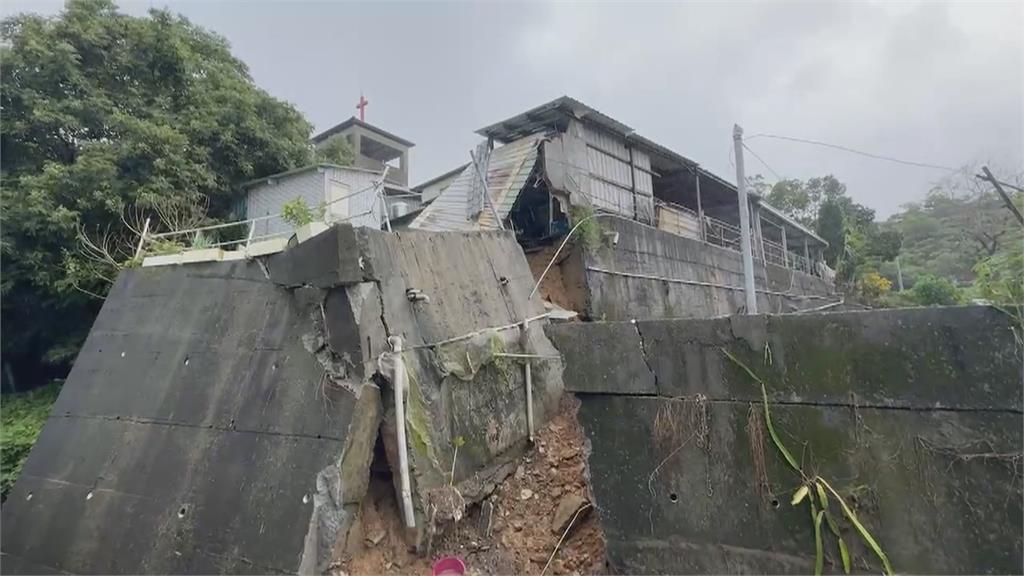屏東豪大雨釀災! 山區便道沖毀.地基掏空 東琉線緊急停航