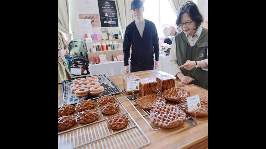 獨／澱粉外交？約AIT處長爬山　蔡英文也帶谷立言去「這家店」