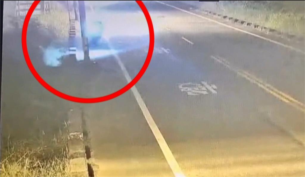 酒駕雙亡！KTV狂歡後　21歲女騎車載友人撞護欄喪命