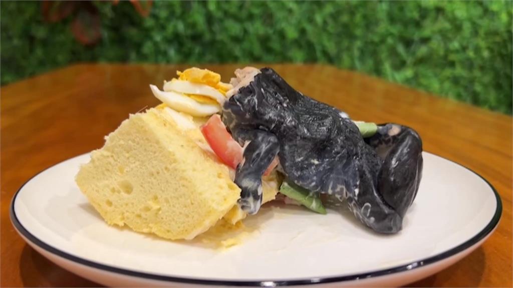 視覺衝擊隱藏版美食 雲林驚嚇系甜點「青蛙蛋糕」你敢吃嗎?