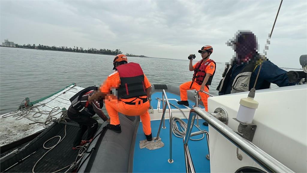 快新聞/嘉義東石外海驚魂!釣客船隻失去動力險擱淺 海巡火速救援