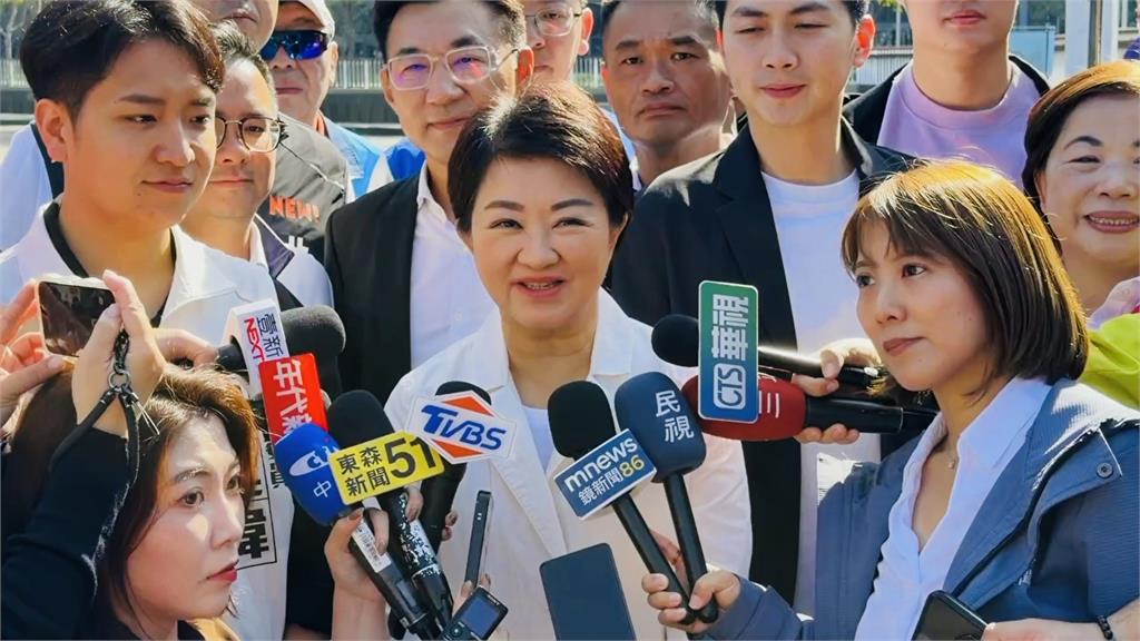 快新聞/絕無不合!鄭麗文見面給「大擁抱」 盧秀燕:我們就是好姊妹