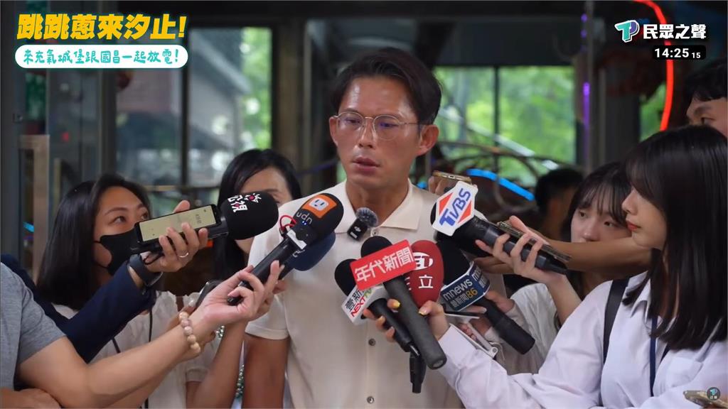 遭問阿北「是否堅持2年條款」！黃國昌突脫口交保密談3hr內幕「都在勸1事」