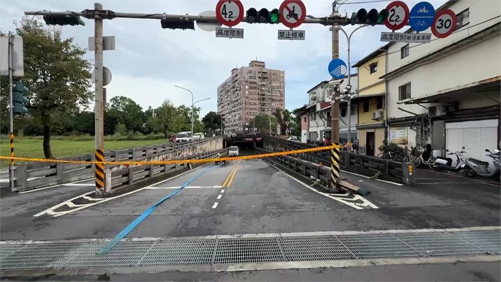 雨彈炸宜蘭! 大同地鄉道淹滿水 3年輕人"跳水玩樂"惹議