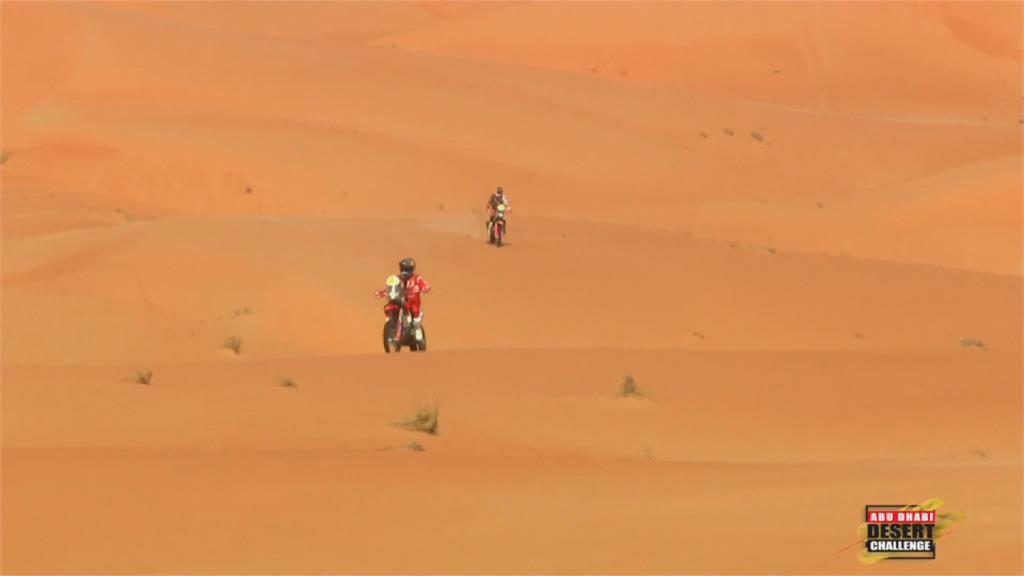 阿提亞技壓群雄　雙棲運動員連四分站第一　阿布達比沙漠挑戰賽