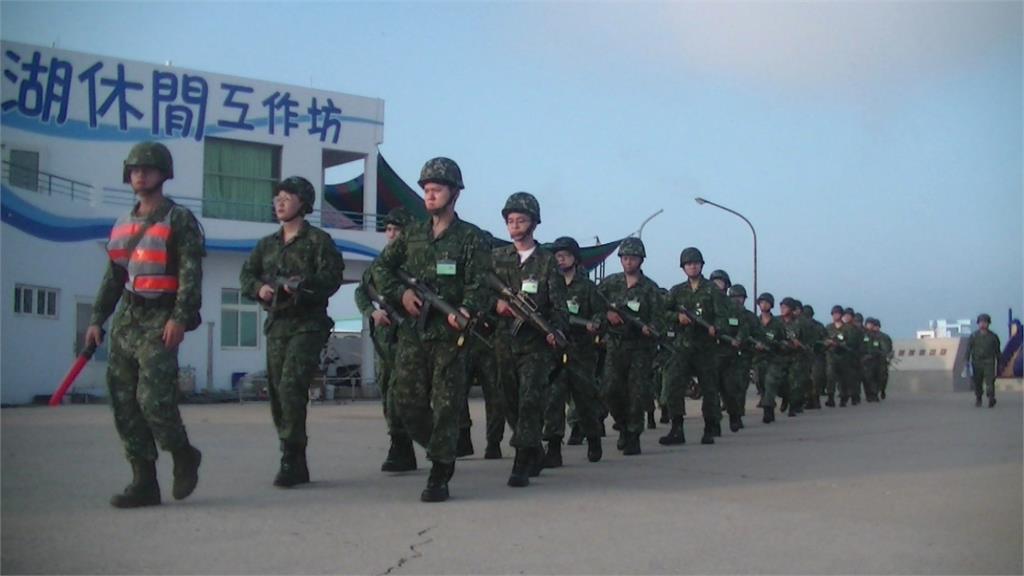 聯勇操演夜訓 火砲劃破夜空超震撼
