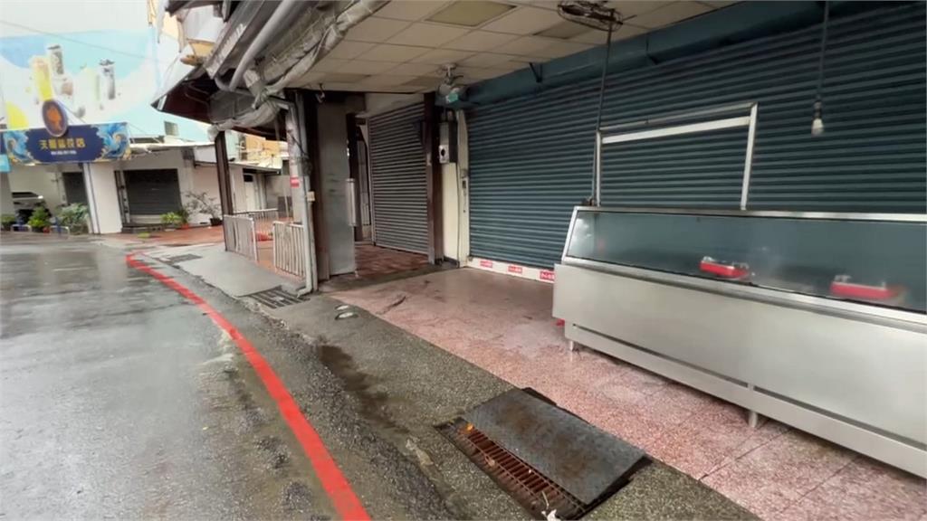 台南暴雨！「阿堂鹹粥」也淹了　小西門圓環驚見「小噴泉」