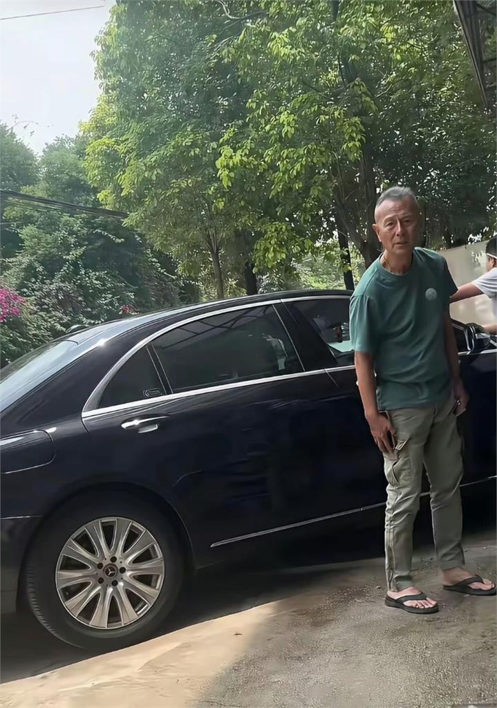「瓊瑤男神」劉德凱近況曝光！輕便模樣「現身保養廠」網讚：愈老愈帥