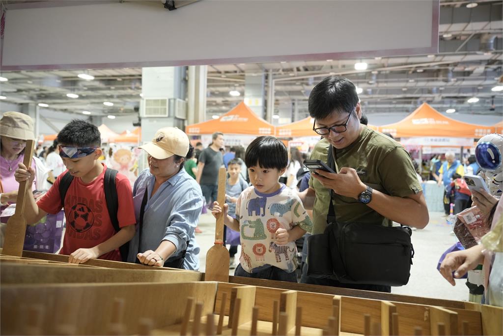 愛天使園遊會11週年溫暖登場　AI機器人、匹克球首亮相　打造融合共好的幸福臺北