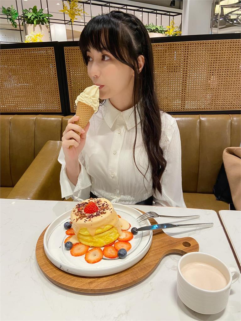 最美棋士黑嘉嘉「男友視角照」超仙　白襯衫1心機網嗨：比冰淇淋還甜！