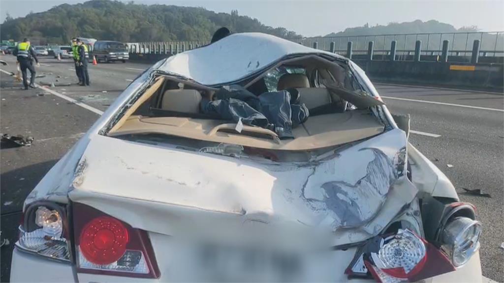 國3大山段上午死亡車禍! 自撞護欄駕駛噴飛還被自己車輾死