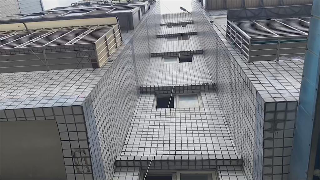5樓移工私接延長線 拉到1樓充電動機車釀火