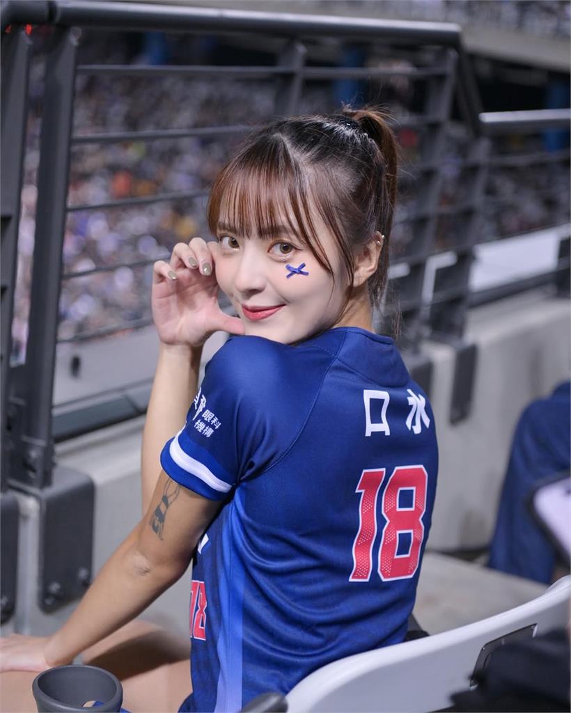 髮香來尬聊(圖影)／「捷克國民女神」大駕光臨！《口水的多重宇宙》現正熱映不容錯過