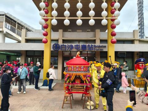 白沙屯媽祖香火迎回新北　蘇巧慧隨新北拱心宮謁祖進香