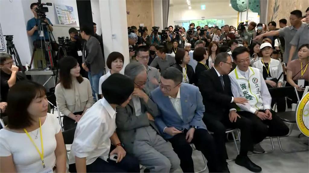 政院統刪地方補助款25% 侯友宜同場卓榮泰當場要錢