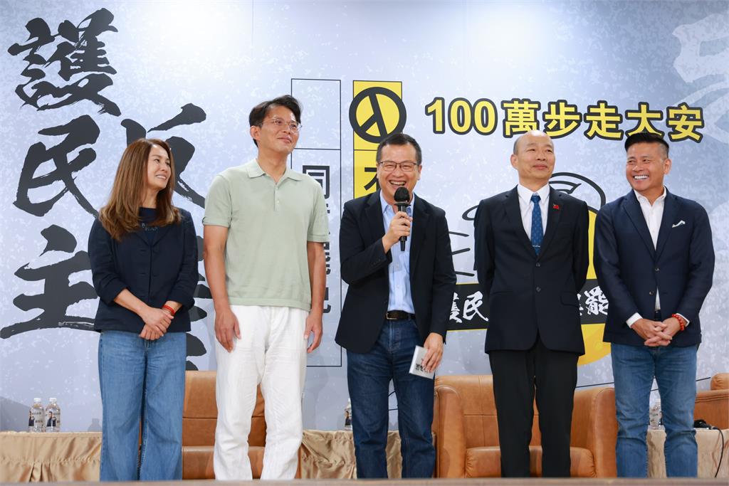 快新聞/韓讚人中呂布遭綠指在偷臭? 黃國昌不滿:高下立判、不值一評