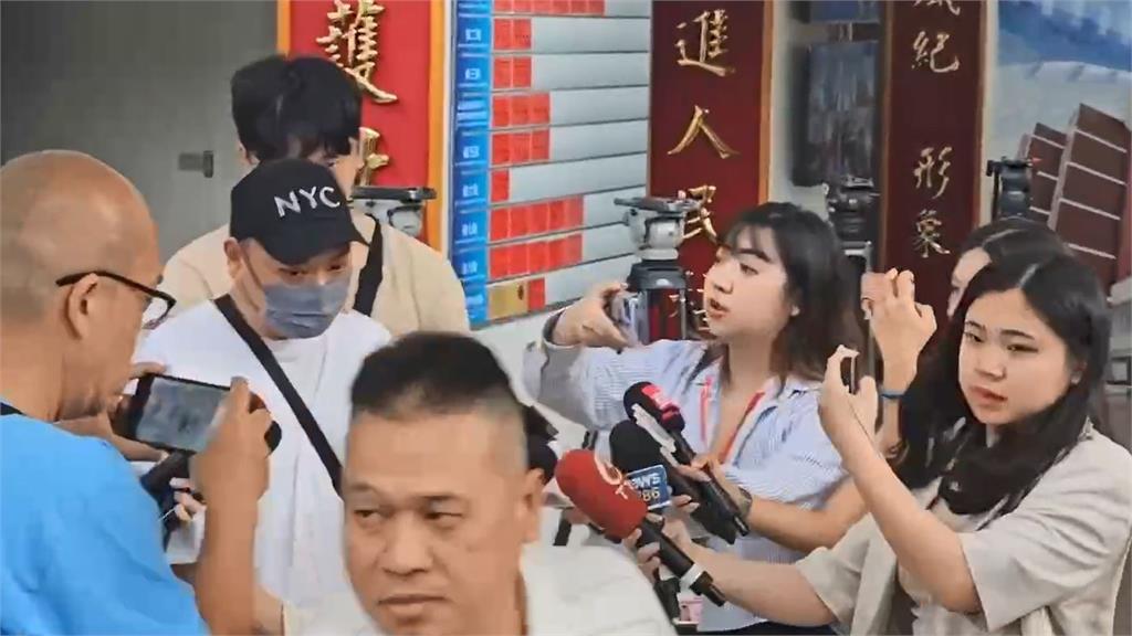 快新聞/閃兵案已7人到案 阿虎「衣物遮上銬雙手」遭移送新北檢