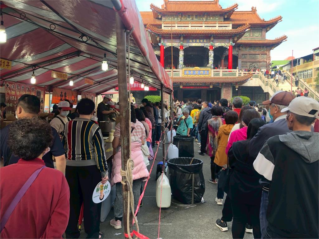 獨家／高雄武廟平安麵紅42年！民生醬油鄭惠民揭：當年常被誤認是「賣麵的」？