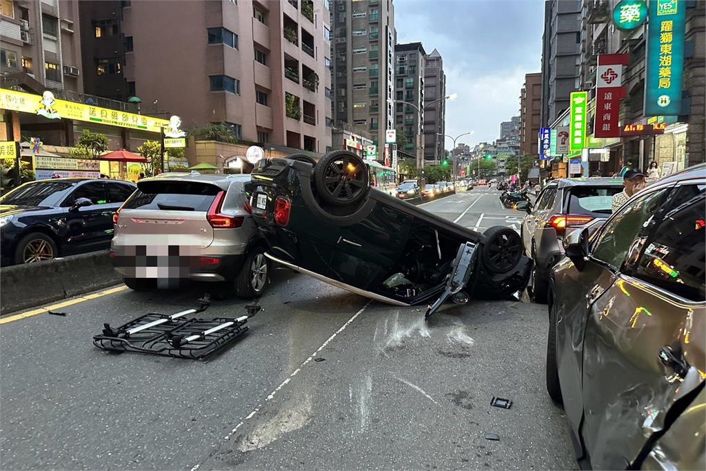 快新聞／北市內湖區傍晚發生1起擦撞車禍　交通一度受影響