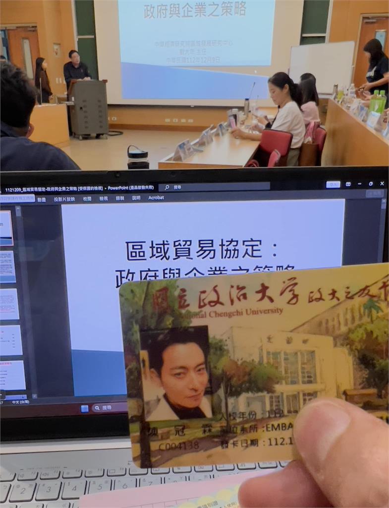 八點檔男神考上政大EMBA!嗨秀學生證「神側顏」電暈網:最帥校草