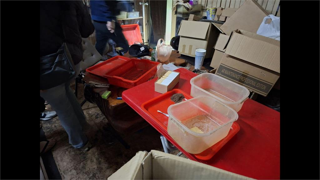 桃園警破「彩虹菸工廠」 現場逮3人起獲市價近500萬毒品