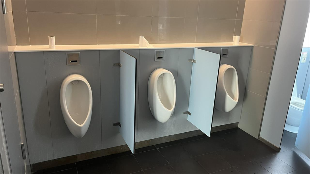 50歲父親太愛玩「下面長4顆」染菜花!兒子慘被傳染崩潰喊:我還是處男欸