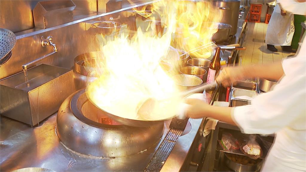 搶攻暑假親子客！　五星飯店端出台南排隊小吃