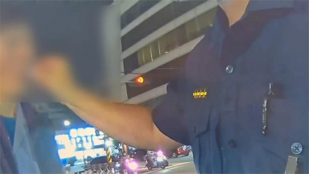 毒品唾液快篩上路首日就抓到! 高雄警查獲首例毒駕 當場扣車