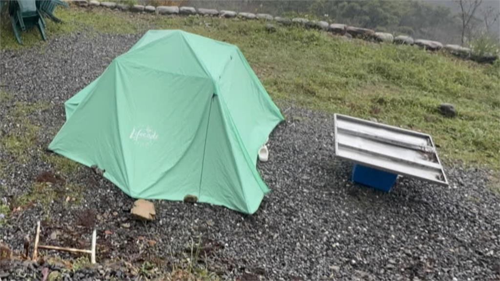 「最美櫻花林道」當露營區？　民眾違反告示搭帳露營