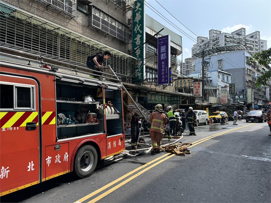 快新聞／三重公寓火警！1住戶搶救後不治　另有2人一度受困五樓