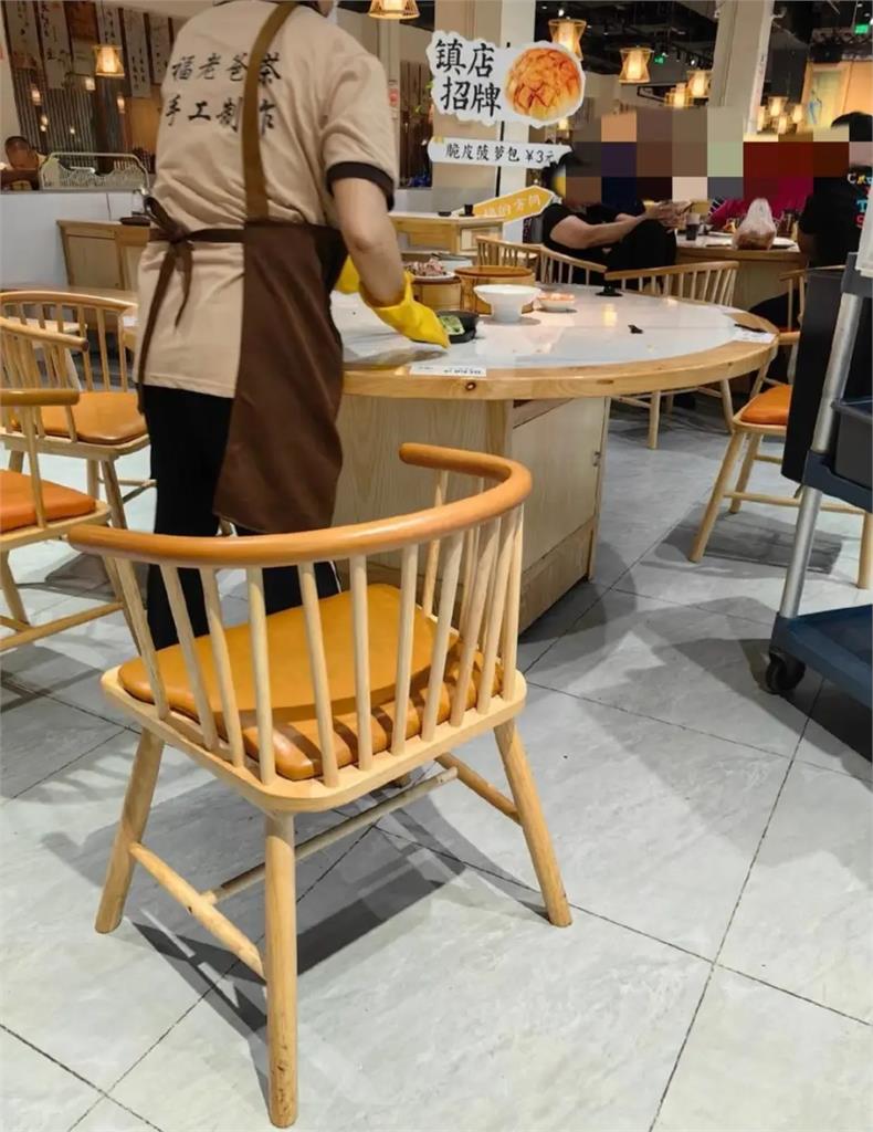 餐廳留「明星吃剩的菜」供打卡拍照！放整晚「滿桌是蟲」挨轟⋯店家道歉了