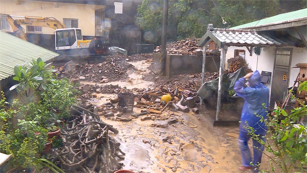 宜蘭五十二甲福興廟慘泡水　石城驚爆山崩住戶驚逃