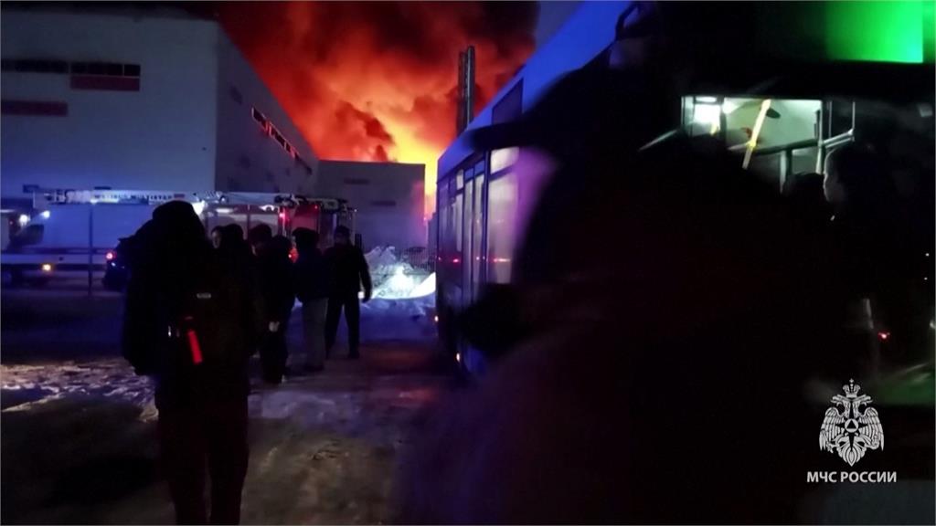 俄羅斯最大購物網倉儲大火　2萬多坪燒到只剩骨架