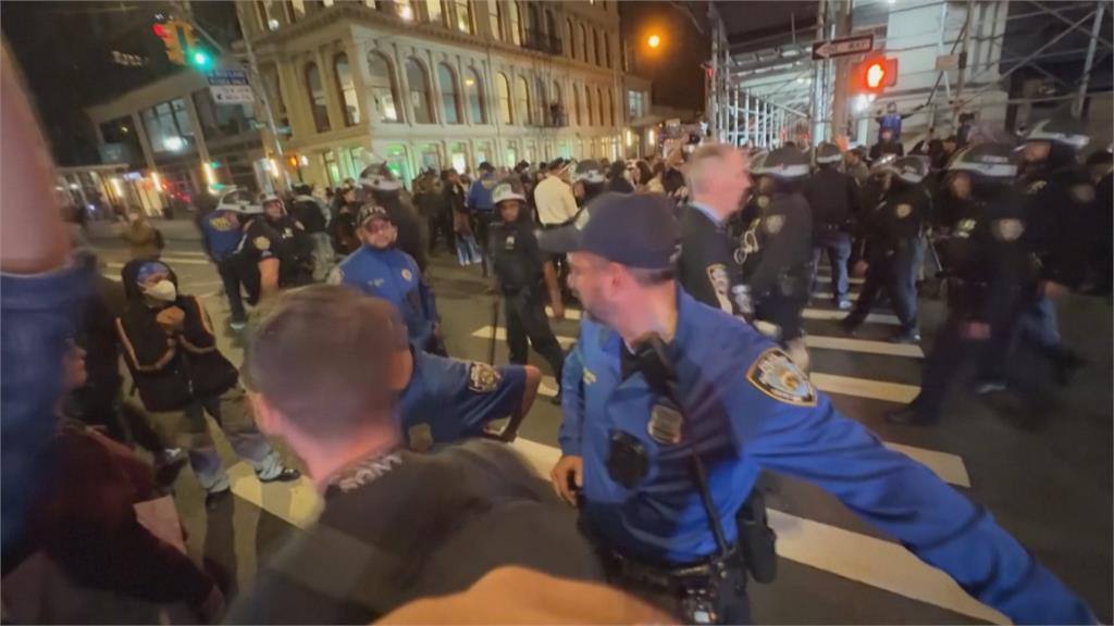 川普勝訴可派國民兵進波特蘭 引民眾不滿穿龍蝦裝上街抗議