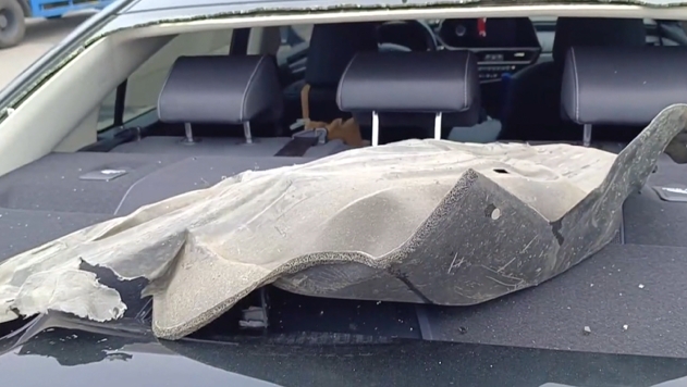 有驚無險父親節！轎車遭滿載瓦斯貨車追撞　乘客嚇壞驚聲尖叫