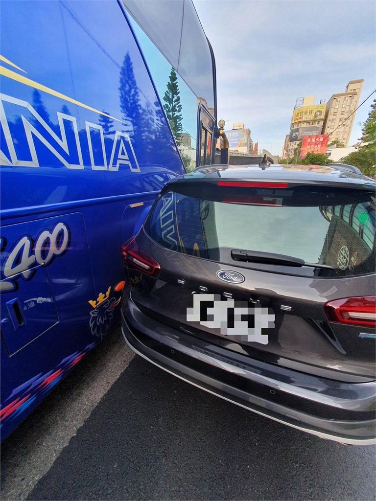 扯!校車駕駛酒駕載學生釀擦撞 「酒測值0.54」竹市府:永不錄用