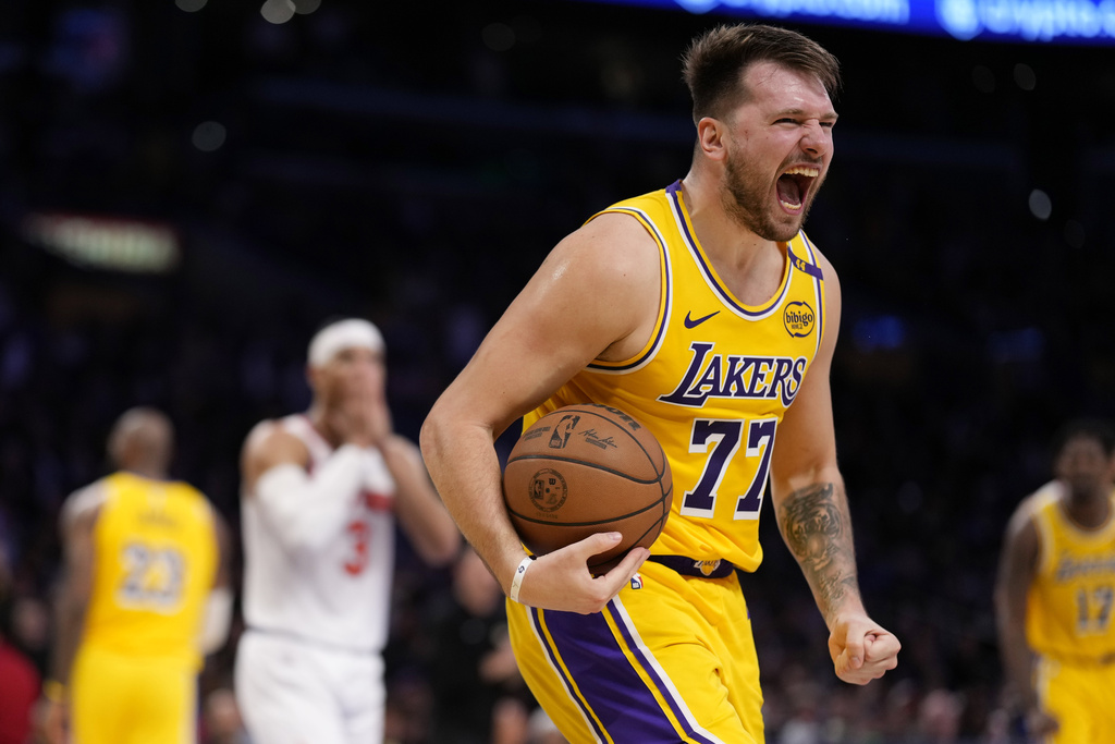 NBA(影)/洛杉磯湖人戰尼克眾星雲集 甜茶、小鬼當家等明星都來看