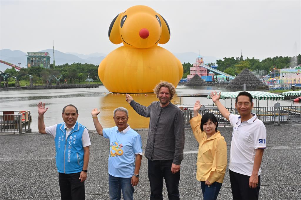 國際藝術家霍夫曼驚喜現身2025宜蘭童玩節! 合體超萌巨星《史努比鴨》歡度夏日