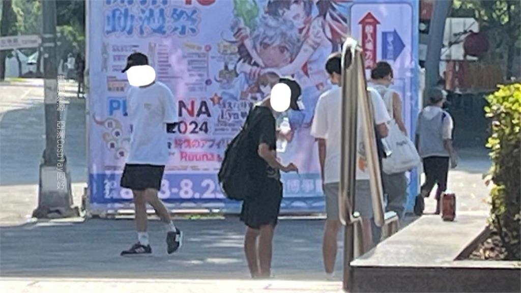 愛心筆過氣了！　「漁夫」強迫推銷動漫卡
