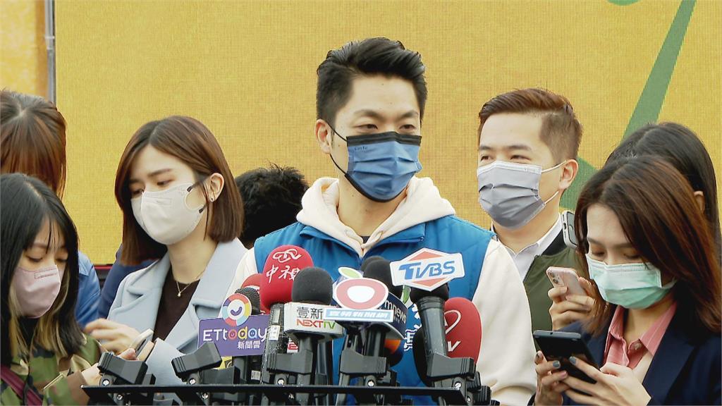 柯文哲與蔣萬安元旦健走同台 雙雙展現高人氣暗自較勁