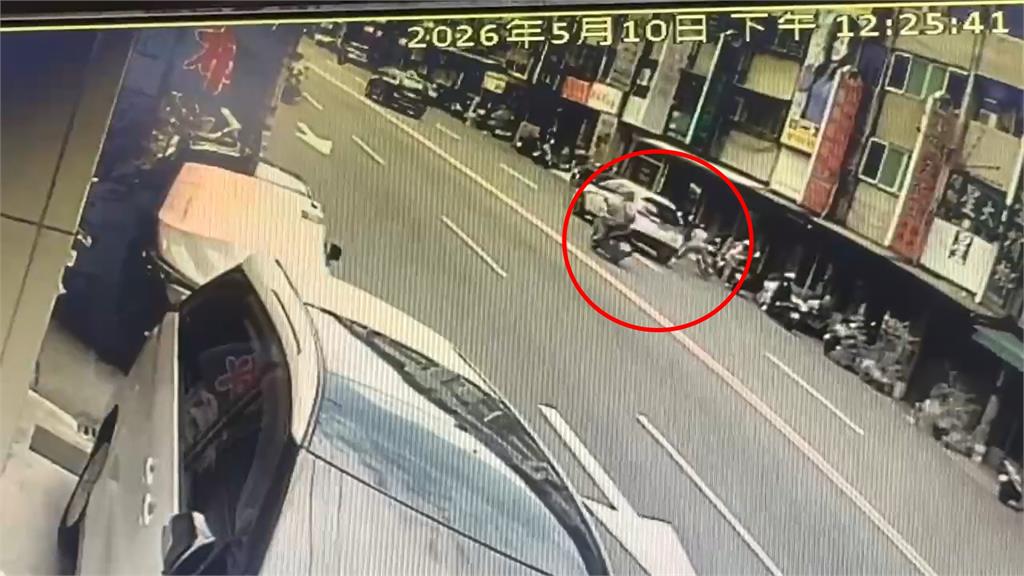 最新／驚悚畫面！49歲騎士「勾到女童腳踏車」噴飛路中央　遭後車輾過送醫不治