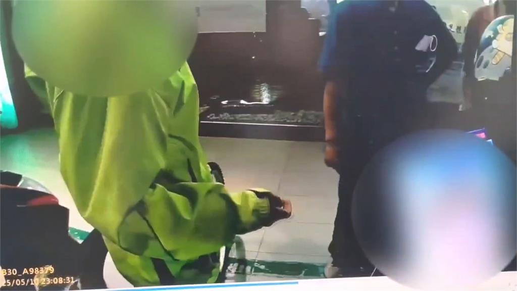 台南男子按摩不帶錢! 消費1700元被業者報警攔住