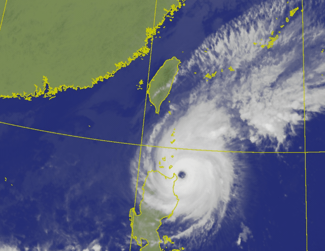 銀杏接近強颱「2地區」迎雨彈!專家PO圖見「死亡之眼」直呼:非常暴力