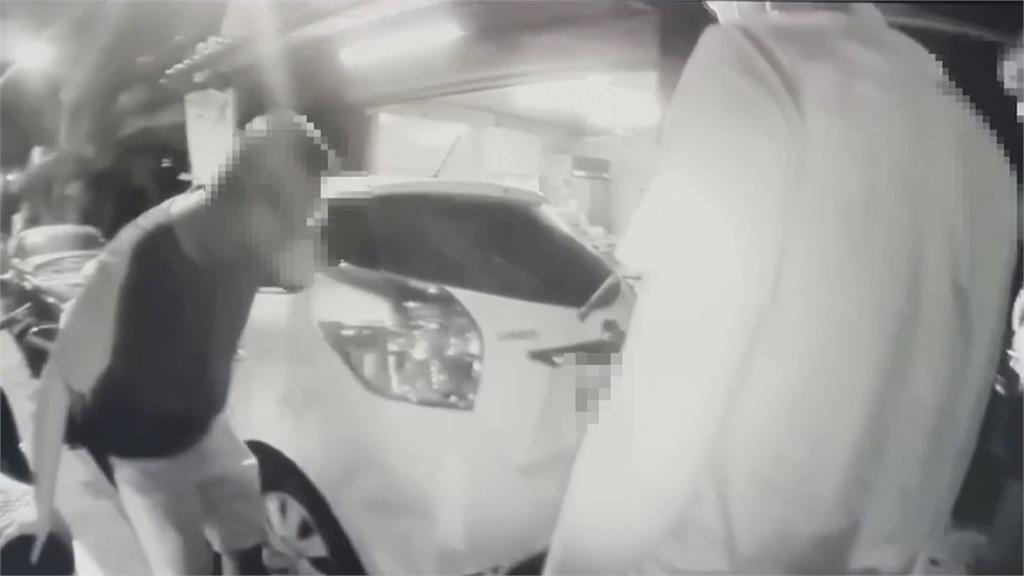 車禍現場突遇開槍 警開4槍反擊 2嫌中彈就醫遭逮