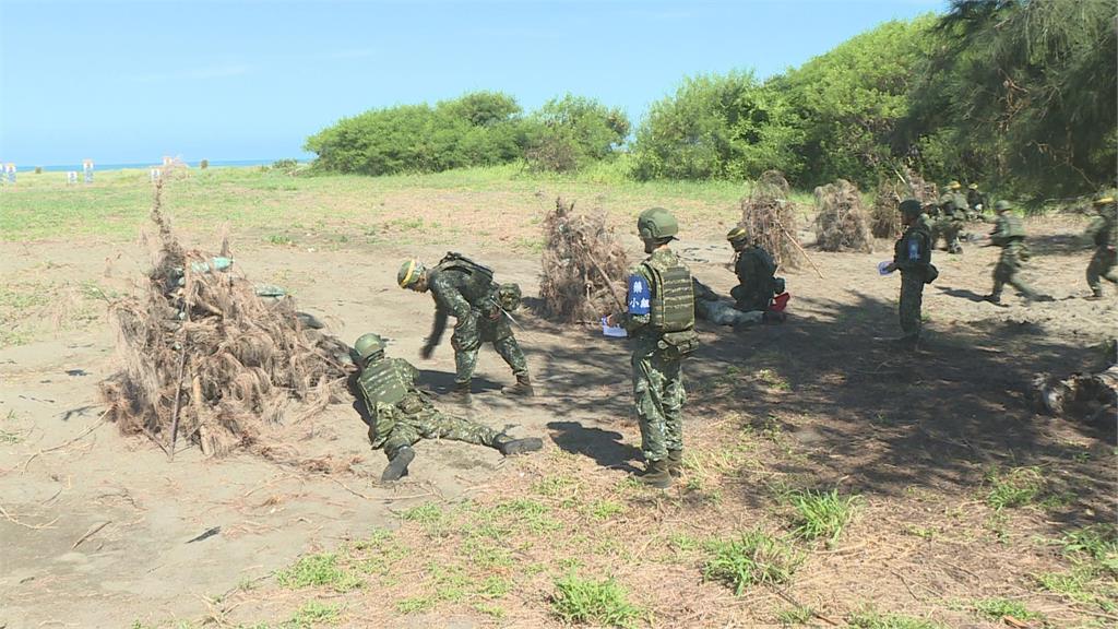 台南喜樹海灘「紅色海灘」　教召員野戰實彈射擊