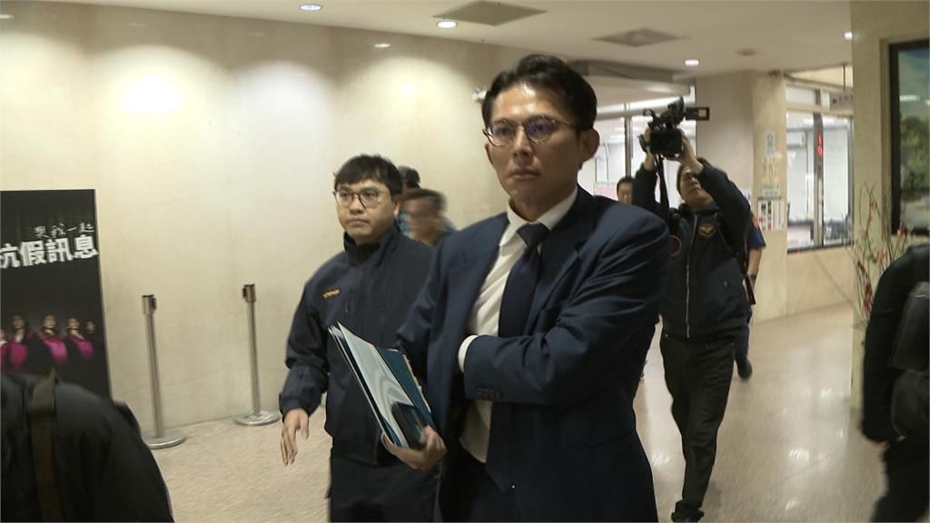 黃國昌"變造音檔質詢"北檢應訊 柯文哲赴法務部控檢濫權