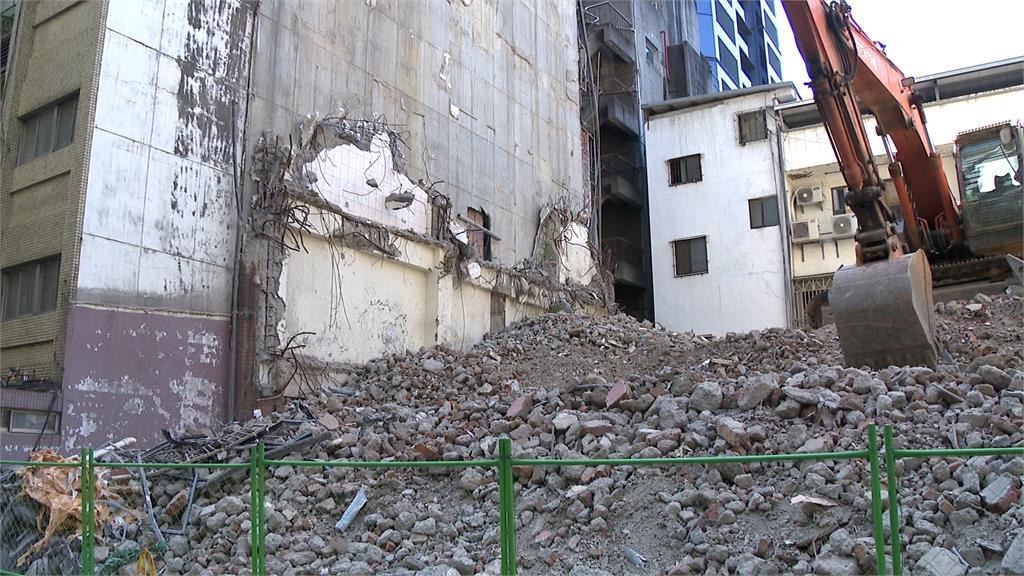 強制都更？北市松江路工地拆除「挖破鄰居牆」　建管處罰９萬勒令停工