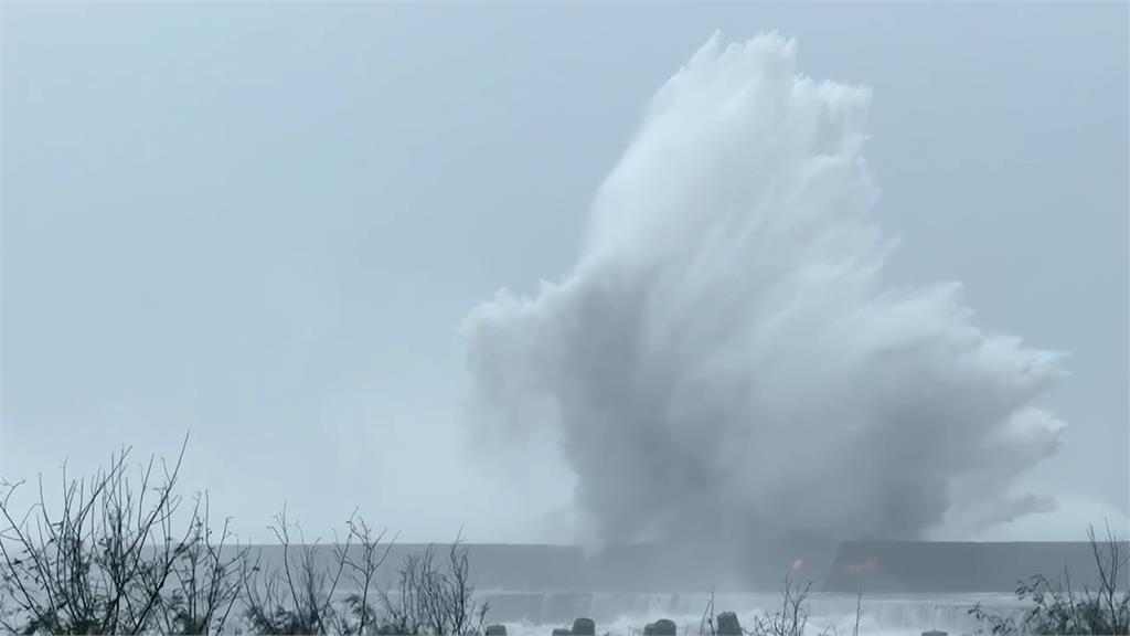 宜蘭五十二甲福興廟慘泡水　石城驚爆山崩住戶驚逃