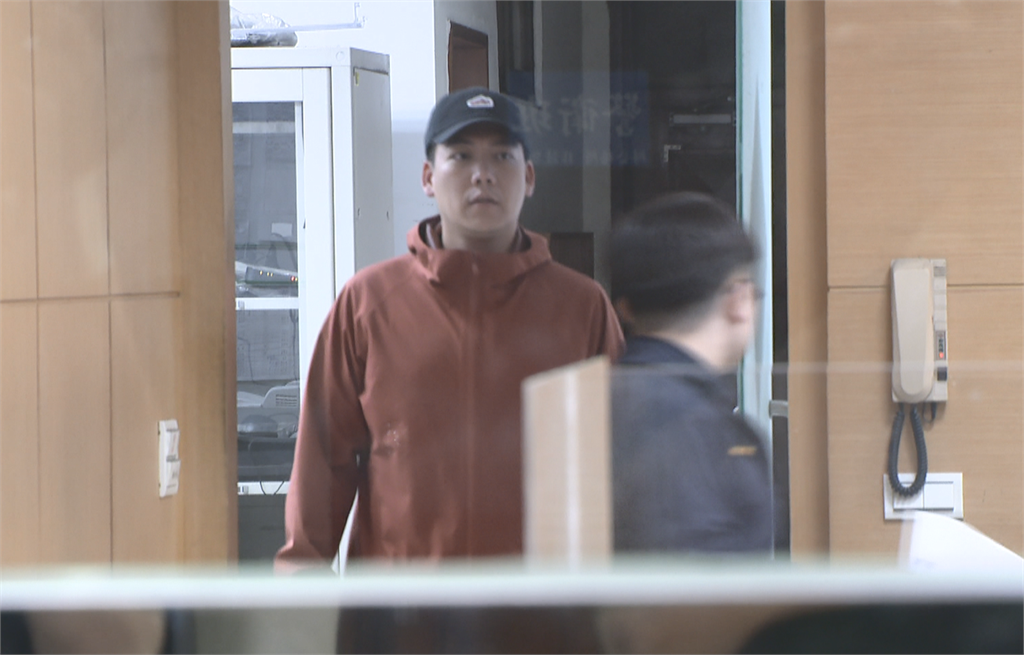快新聞／藍青年軍罷綠委涉偽造連署　李孝亮等6被告交保並限制出境出海